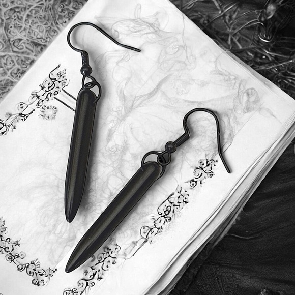 5 For $25💫Alternative Black Spikes Dangles Earrings - Picture 1 of 6